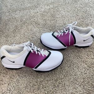Golf shoes